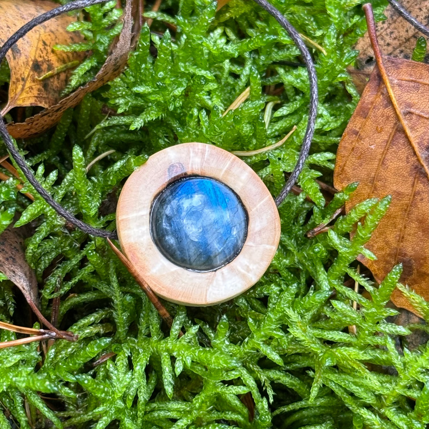 Baumperlenkette aus Eiche mit Labradorit