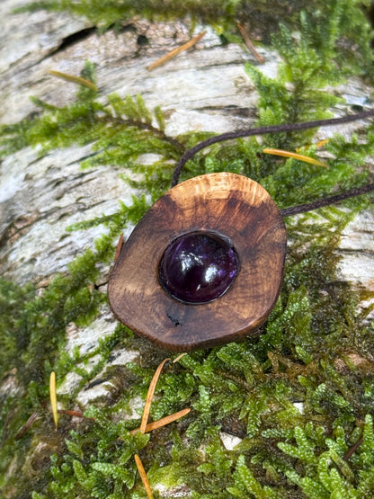 Baumperlenkette aus Erle mit Amethyst