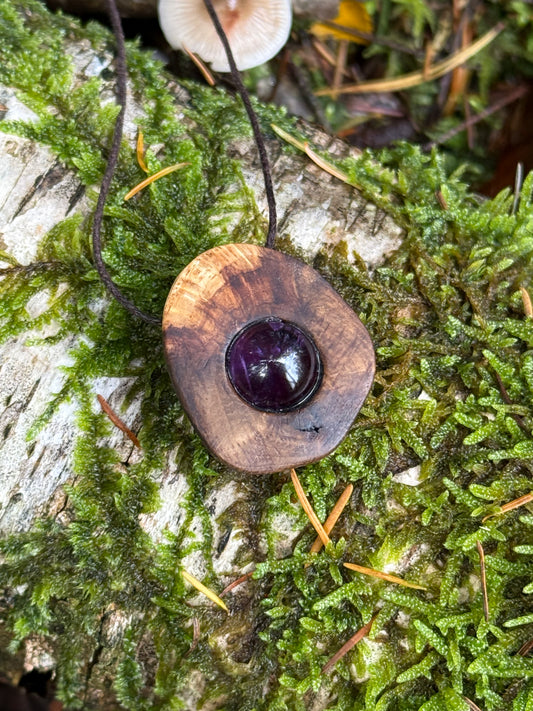 Baumperlenkette aus Erle mit Amethyst