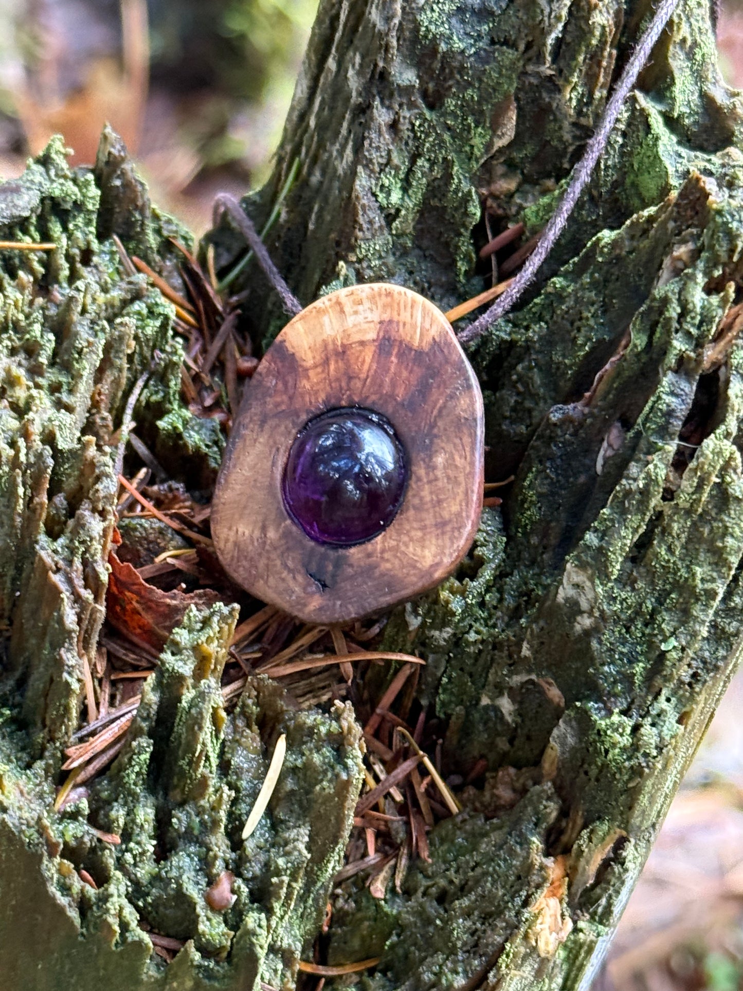 Baumperlenkette aus Erle mit Amethyst