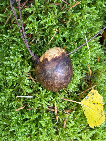 Baumperlenkette aus Erle mit Mondstein