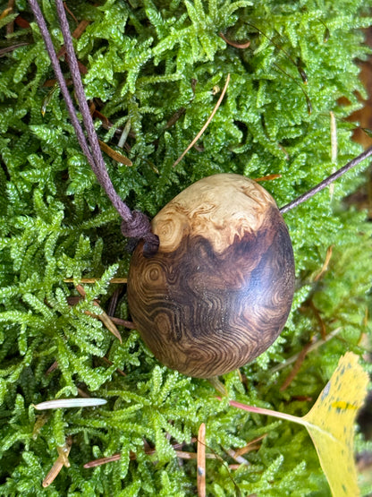 Baumperlenkette aus Erle mit Mondstein
