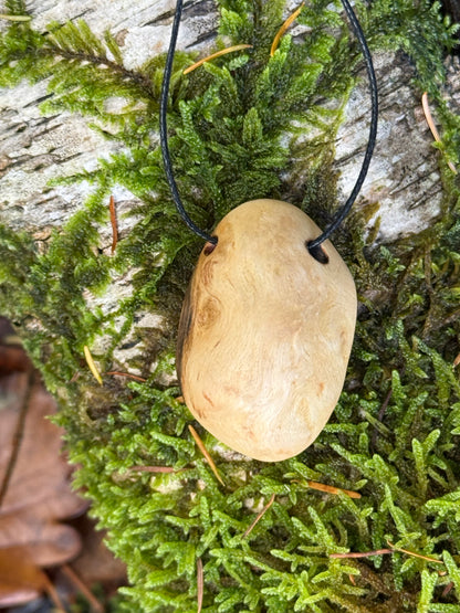 Baumperlenkette aus Ahorn mit Labradorit